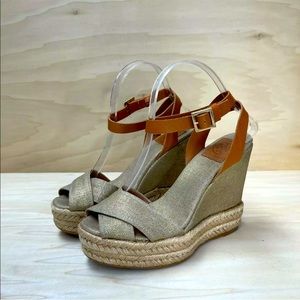 Gorgeous Tory Burch Wedge Sandals size 9